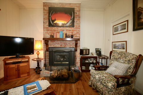 Tenterfield Luxury Historic Cottage - Darwin Holiday 2