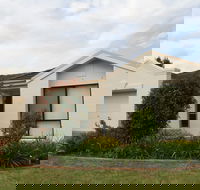 Waterfront Getaway in Sussex - Darwin Holiday