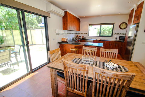 Avignon In Bright - Darwin Holiday 2