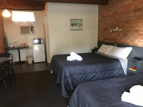 Bingara Fossickers Way Motel - Darwin Holiday 2