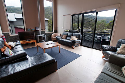 Blues Air 4 - Darwin Holiday 0