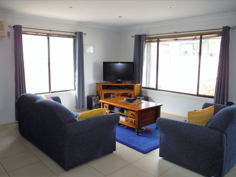 Bowsprit - Darwin Holiday 1