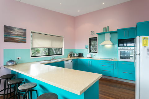 Colours Of Cylinder - Darwin Holiday 2