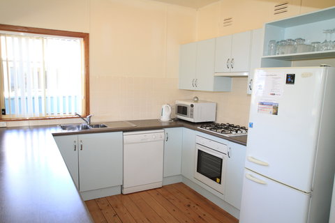 Cudmirrah Reef Cottage - Darwin Holiday 1