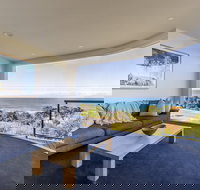 dlux  escape  83 Great Ocean Road Apartments Lorne - Darwin Holiday