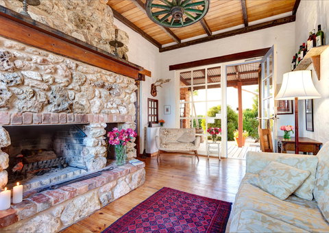 Honeysuckle Rise Country Accommodation - Darwin Holiday 1