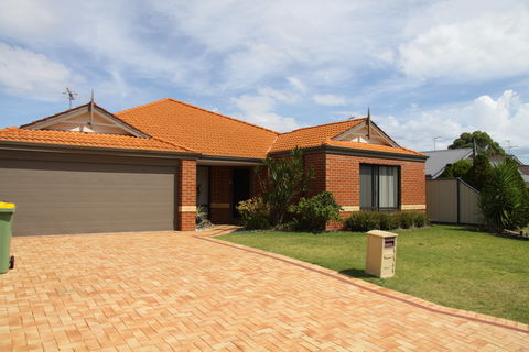 Mandurah Golf Links Retreat - Darwin Holiday 0