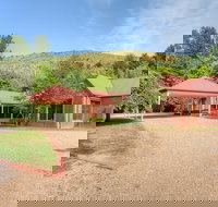 Pine Crest - Darwin Holiday