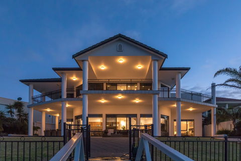 Port Lincoln Marina Luxury Escape - Darwin Holiday 0