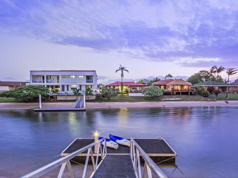 Riviera Waters Broadbeach - Vogue Holiday Homes - Darwin Holiday 2