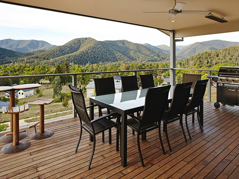 Rooms & Brooms Accommodation - Darwin Holiday 0