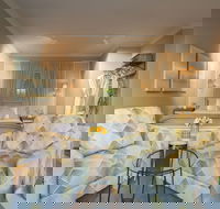 Sailaway Beach House