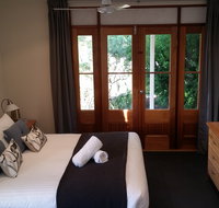 Seaside Garden Cottages - The Villa - Darwin Holiday