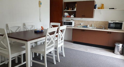 Tabourie Lake Motor Inn - Darwin Holiday 0