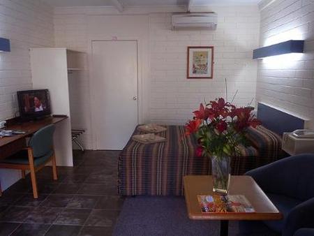 Central Highlands Motor Inn - Darwin Holiday 1