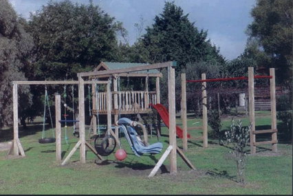 Alvina Holiday Cottages - Darwin Holiday 1