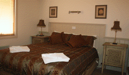 Autumn Affair Cottages  - Darwin Holiday 4