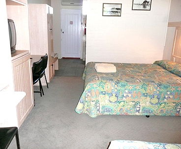 Mallacoota Hotel Motel - Darwin Holiday 1