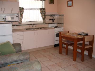 Lakes Entrance Holiday Units - Darwin Holiday 4