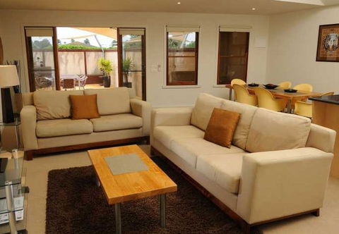 Sackville Apt No 1 - Darwin Holiday 2