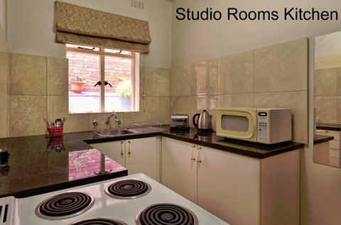 City Centre Budget Hotel - Darwin Holiday 5