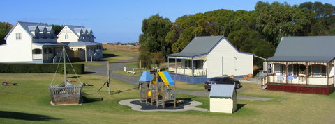 Belfast Cottages - Darwin Holiday 1