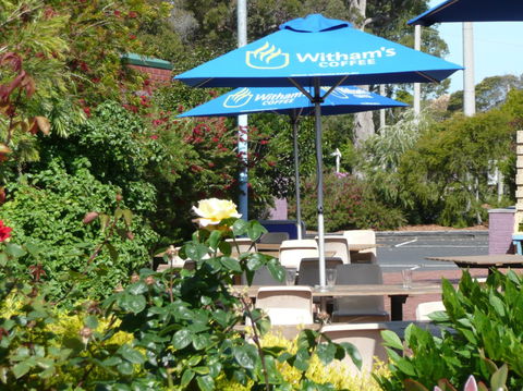 Mallacoota Hotel Motel - Darwin Holiday 7