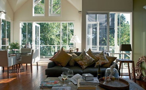 Lake House - Darwin Holiday 6