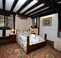 Anne Hathaways Cottage - Darwin Holiday