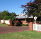 Karri Rose B  B - Darwin Holiday