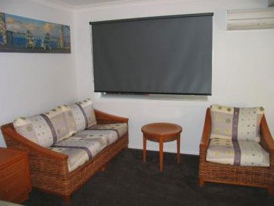 Next Yamba Norfolk Motel - Darwin Holiday 3