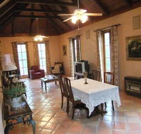 Rose Parterre B  B - Darwin Holiday