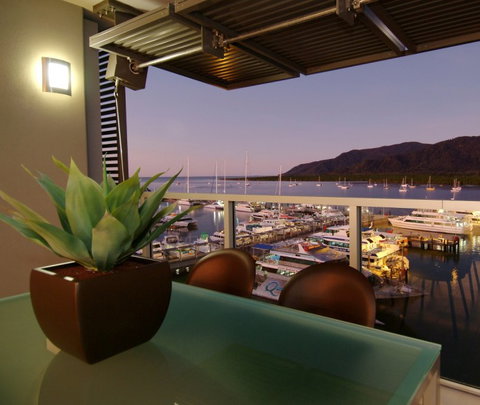 Cairns Luxury Apartments, Harbourlights Complex - Darwin Holiday 3