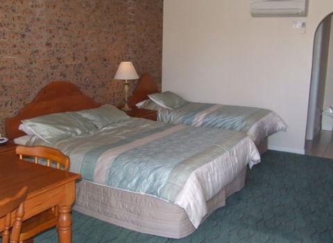 Swaggers Motor Inn, Yass - Darwin Holiday 1