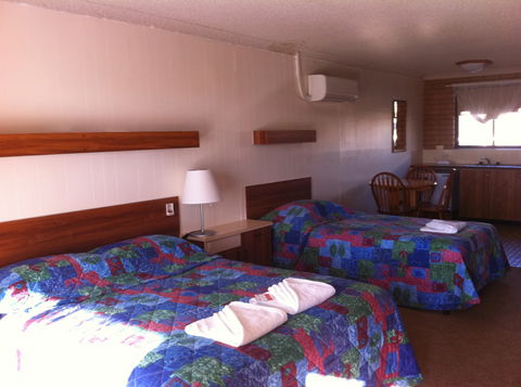 Country Comfort Tumut Valley Motel - Darwin Holiday 3