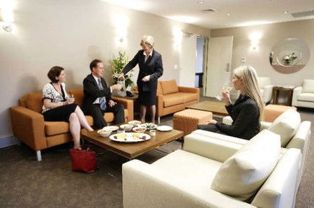 Quest Mascot - Darwin Holiday 1