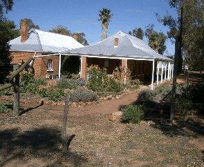 Avondale Discovery Farm - Darwin Holiday