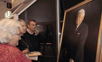 Walker Street Gallery - Darwin Holiday 3