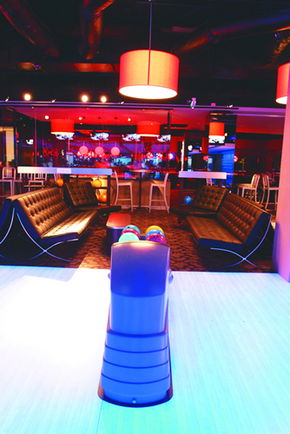 Strike Bowling Bar - King Street Wharf - Darwin Holiday 3