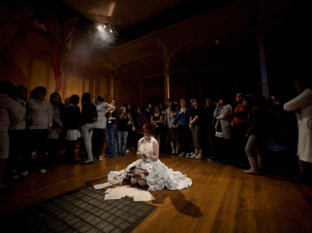 Zen Zen Zo Physical Theatre - Darwin Holiday 2
