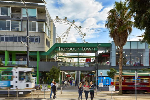 Harbour Town Melbourne - Darwin Holiday 0