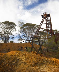 Old Smelter - Darwin Holiday 0
