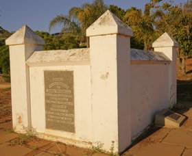 Morrell Memorial - Darwin Holiday 0