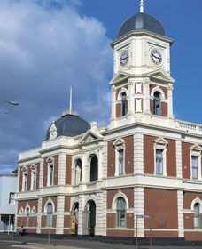 Goatcher Curtain - Darwin Holiday 0