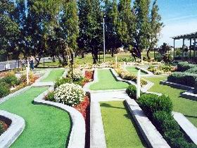 West Beach Mini Golf - Darwin Holiday 0