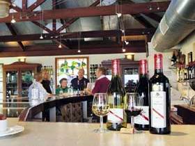 D'Arenberg Vineyard And Winery - Darwin Holiday 0