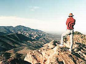 Devil's Peak Walking Trail - Darwin Holiday 0