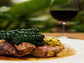 Red Poles - Darwin Holiday 0