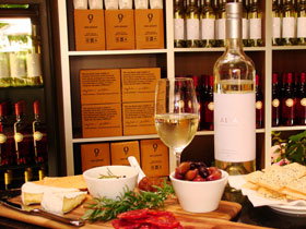 One Planet Cellars - Darwin Holiday 0