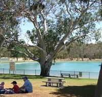 Naracoorte Nature Park and Swimming Lake - Darwin Holiday